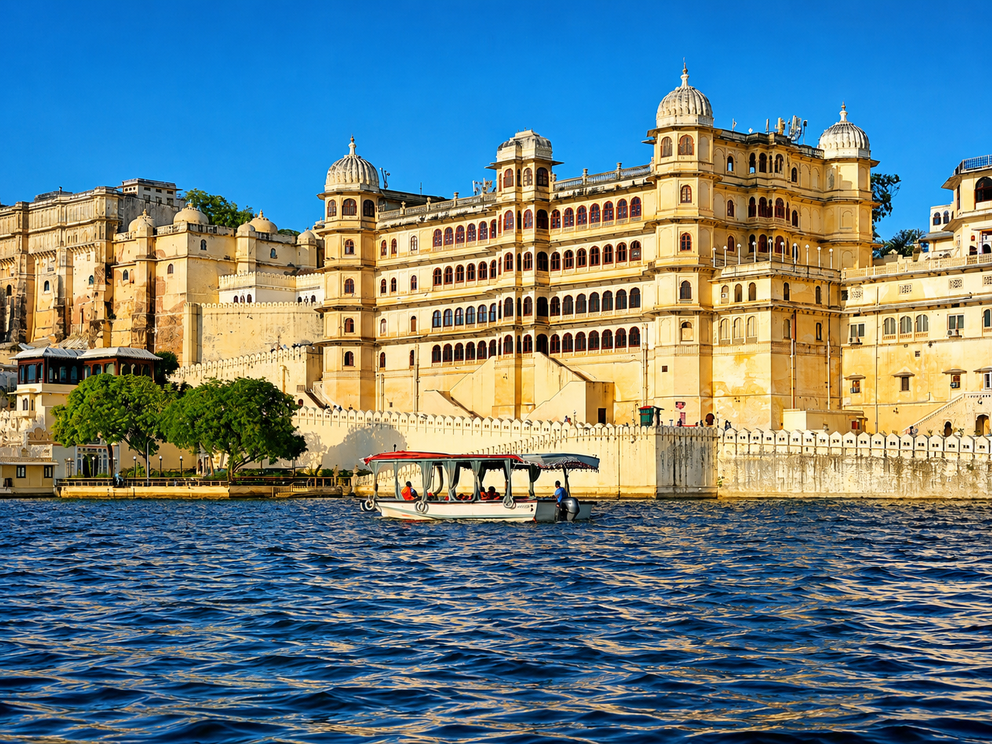 City Palace Udaipur taxi sightseeing tour