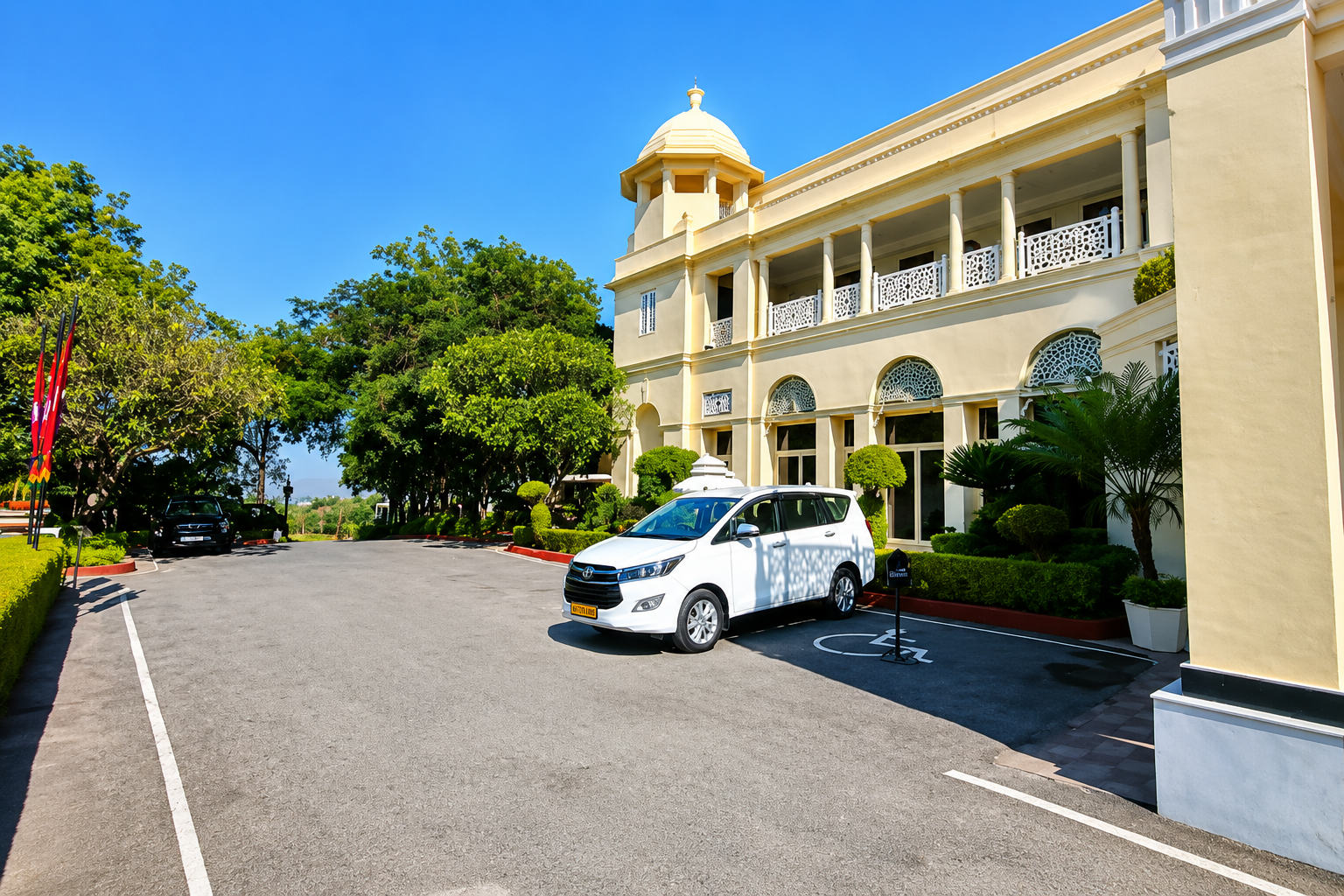 Udaipur Taxi Service royal fleet gallery photo 1